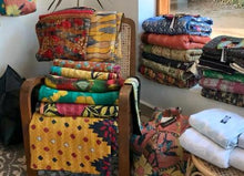 Load image into Gallery viewer, Vintage Kantha Bed Throw